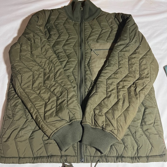 Urban Outfitters Olive Green Puffer Jacket - Picture 5 of 5